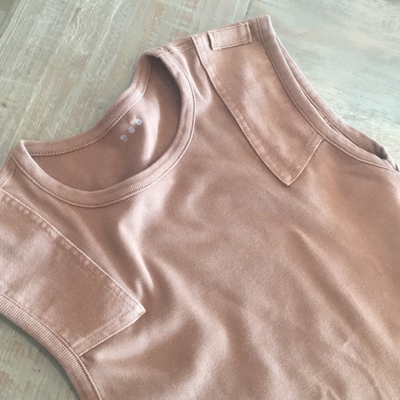 Blouse - Picture 2 of 3